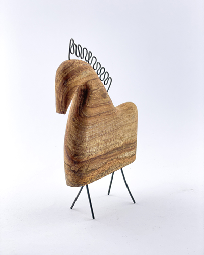 مجسمه چوبی اسب دست‌ساز | اکسسوری دکوری با طراحی مدرن و نماد قدرت