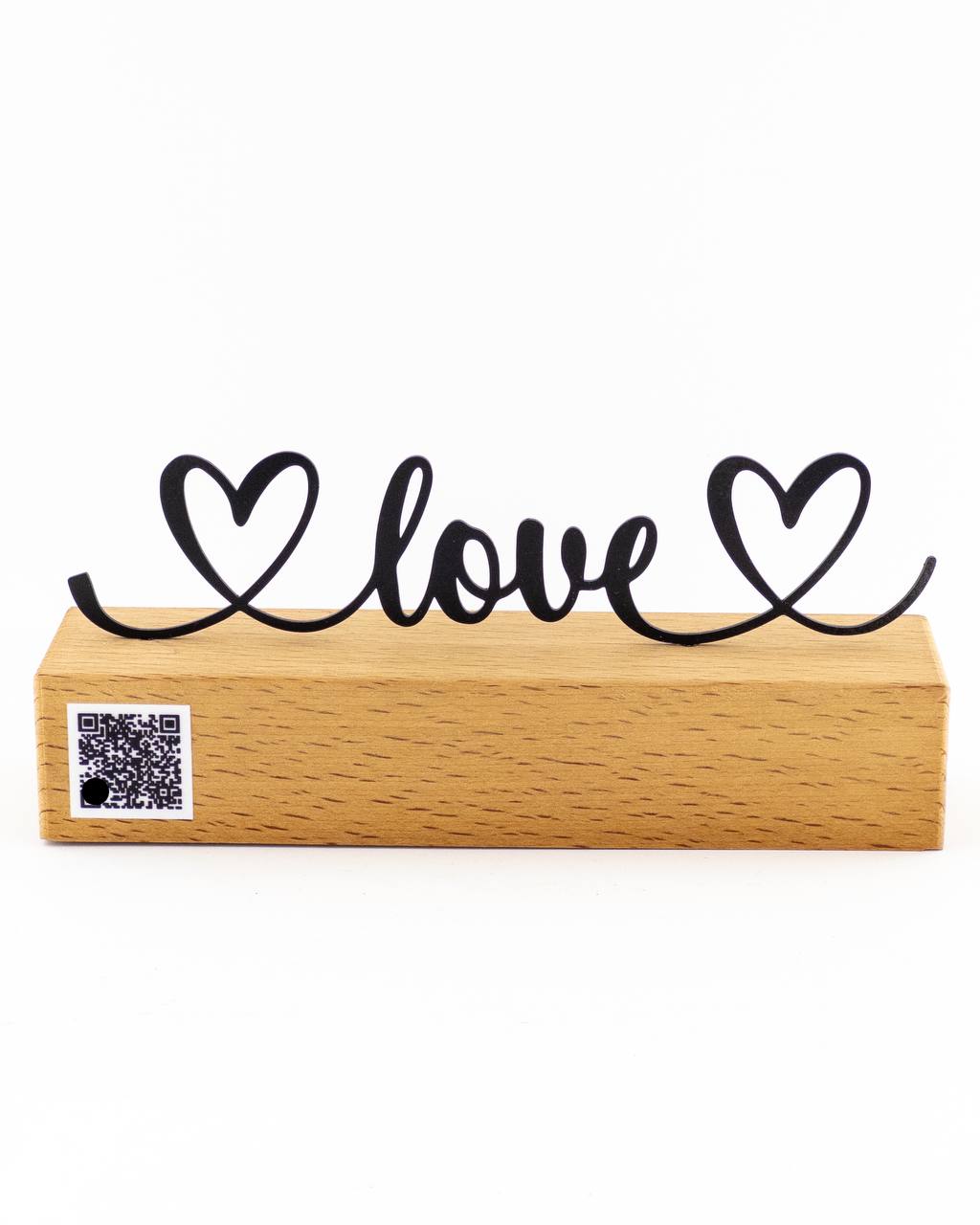 تندیس فلزی طرح LOVE با پایه چوبی راش گرجستان |  دکوری شیک و مدرن
