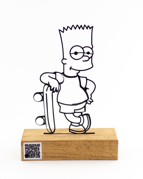 تندیس فلزی طرح سیمپسون ها با پایه چوبی راش گرجستان | دکوری شیک و مدرن