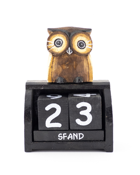 تقویم چوبی با طرح جغد نماد دانایی و هوش و ذکاوت