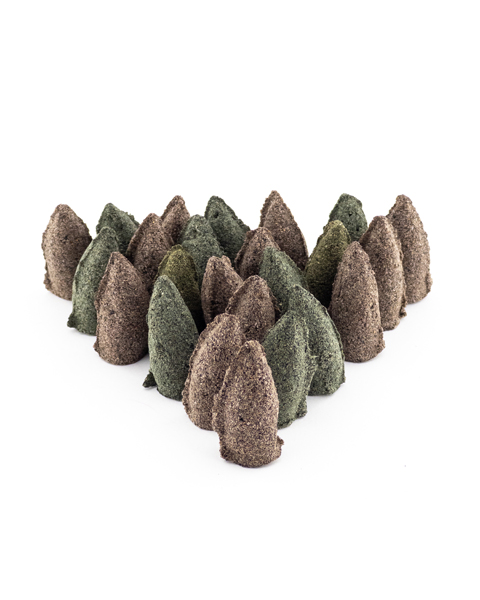 عود دست‌ساز طبیعی آبشاری – رایحه‌ای خالص و درمانی