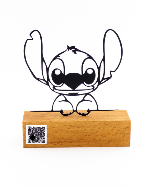 تندیس فلزی استیچ با پایه چوب راش و QR کد اختصاصی متن و موزیک