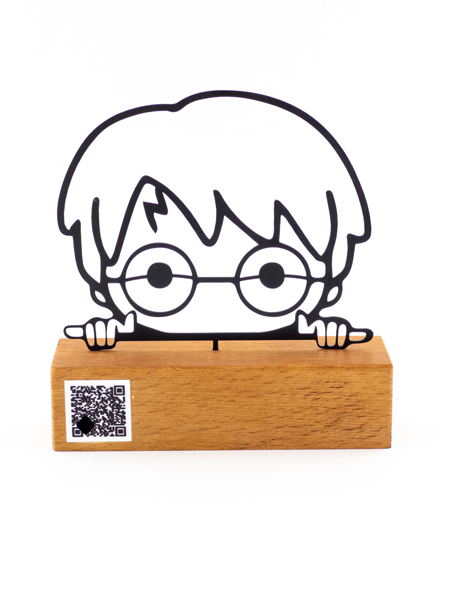 تندیس فلزی چهره فانتزی هری پاتر با پایه چوب راش و QR کد اختصاصی