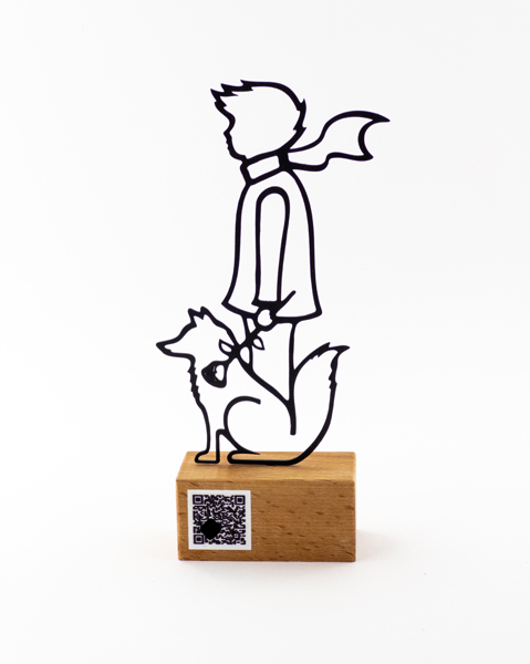 تندیس فلزی طرح شازده کوچولو با پایه چوب راش گرجستان | هدیه ای ویژه و خاص برای علاقمندان شخصیت شازده کوچولو