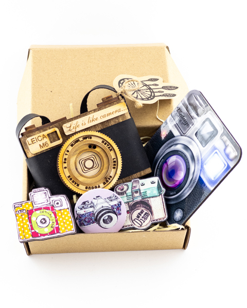 پک هدیه عکاسان – دوربین دکوری و اکسسوری متناسب