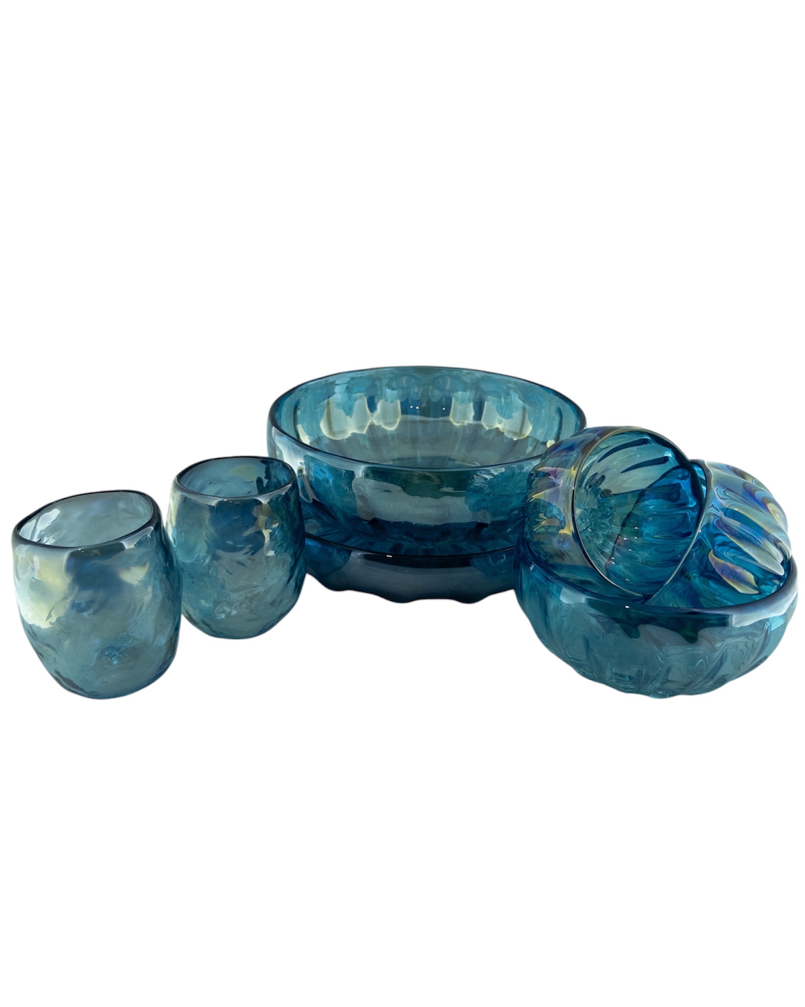 ظروف شیشه‌ای دست‌ساز آبی فیروزه‌ای با تکنیک فوتی – دکور هنری و مینیمال