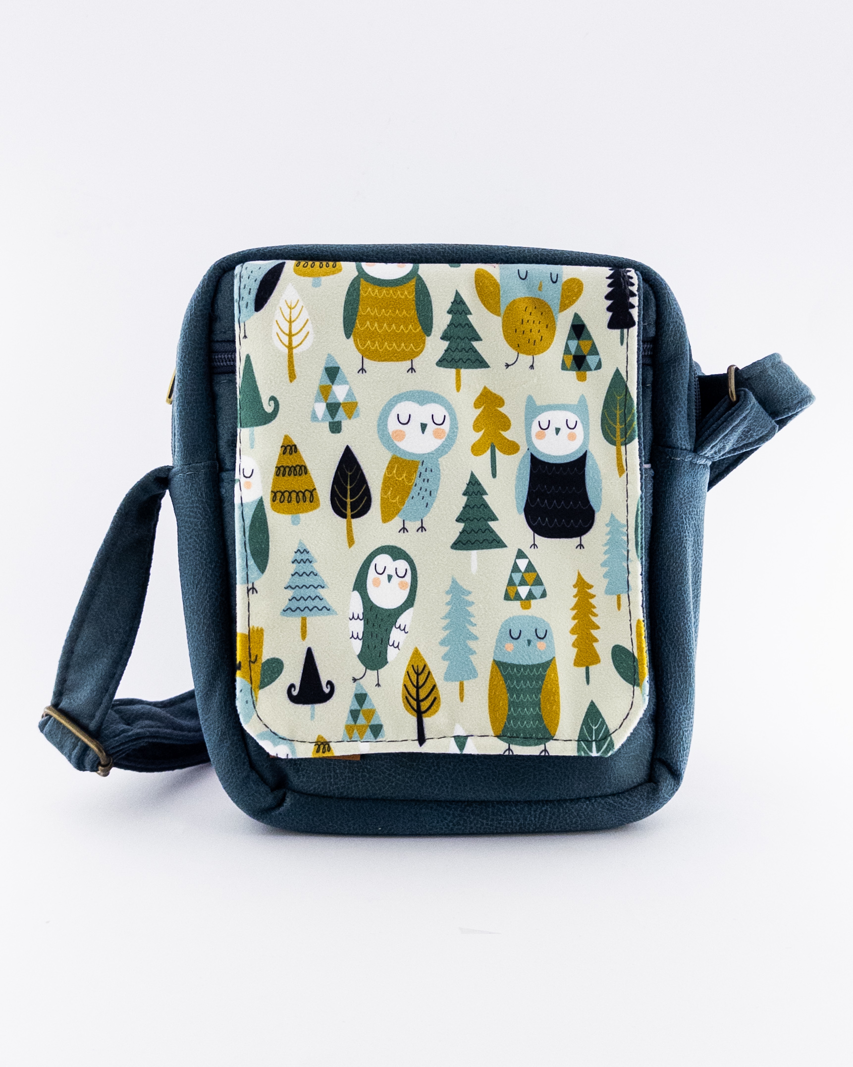 کیف دوشی مخملی آبی با طرح جغد و درخت – بند قابل تنظیم، مناسب نوجوانان و علاقه‌مندان به طراحی‌های فانتزی