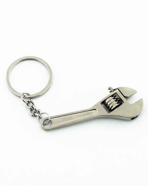 جاسوئیچی فلزی طرح آچار فرانسه مینیاتوری با فک متحرک؛ هدیه‌ای خاص برای فنی‌کارها و ابزاردوستان