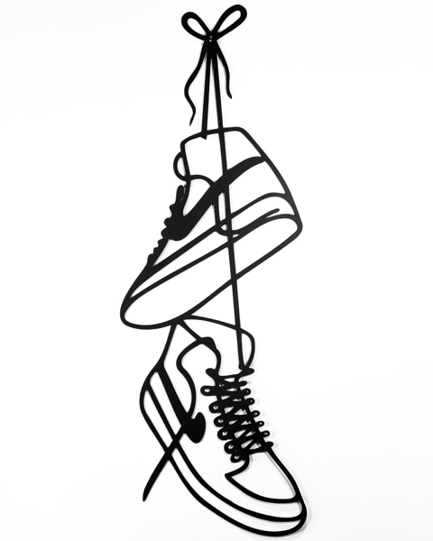 دیوارکوب فلزی طرح کفش کتونی– دکور هنری و مدرن برای عاشقان سبک اسپرت