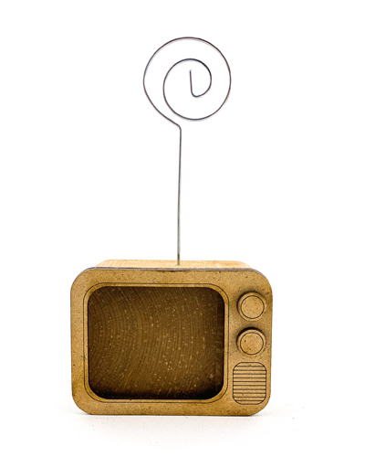 تلویزیون چوبی دکوری با گیره عکس و یادداشت – مدل نوستالژیک و کاربردی برای دکور و هدیه