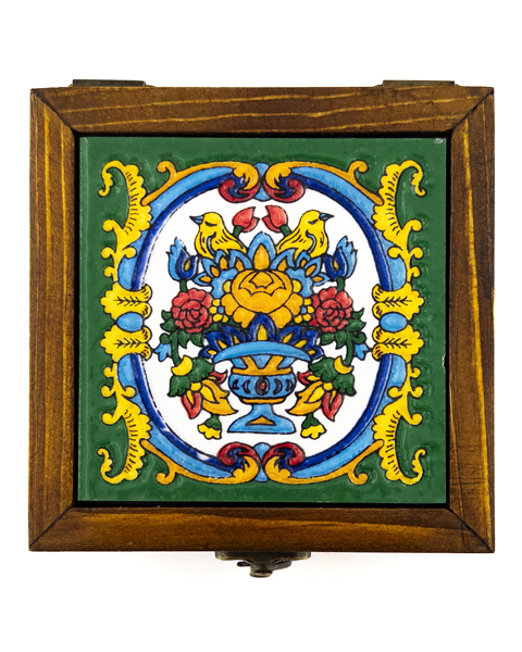 جعبه چوبی کوچک دست‌ساز با کاشی هفت‌رنگ طرح گل و مرغ–مناسب دمنوش،زیورآلات و هدیه