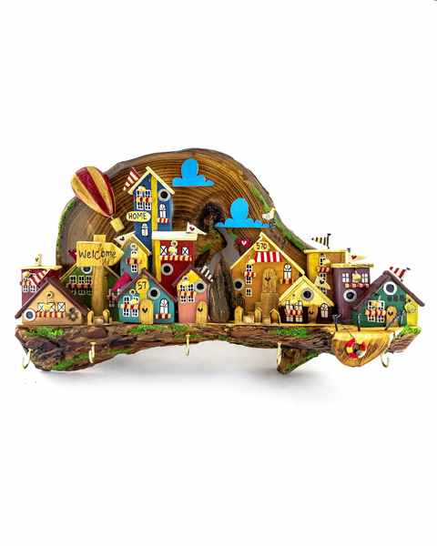 جاکلیدی چوبی دست‌ساز روستیک طرح دهکده‌ی خانه‌ها–دکور آویزی هنری و کاربردی