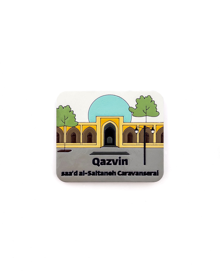 مگنت چوبی دست‌ساز نقاشی اکرلیک | نماد زیبا و تاریخی قزوین –طرح کاروانسرای سعدالسلطنه