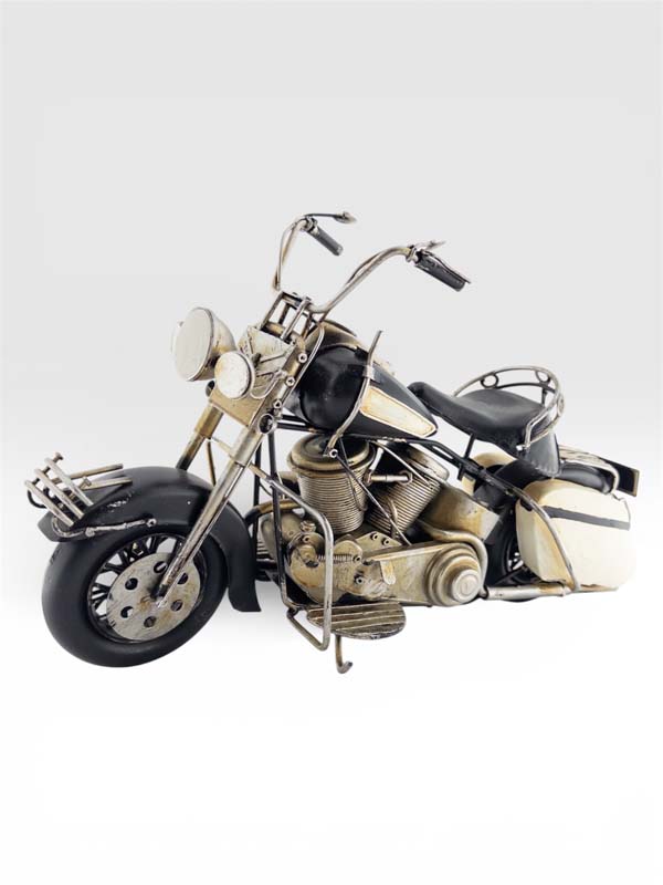 موتور هارلی دیویدسون کلکسیونی دست‌ساز فلزی – کرم بژ و مشکی با زین چرمی و چرخ متحرک