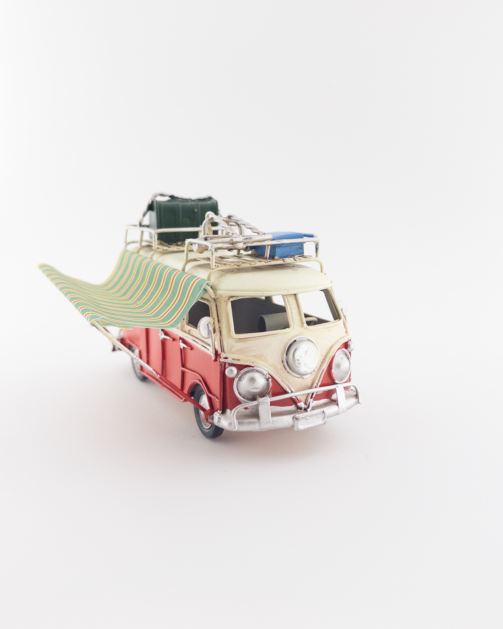 ماکت ماشین ون فولکس قدیمی فلزی دست‌ساز | کمپر کلاسیک کلکسیونی